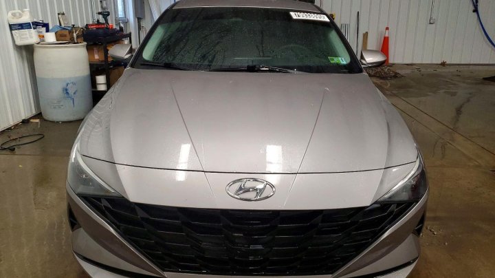 Hyundai Elantra  2022
