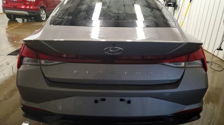 Hyundai Elantra  2022
