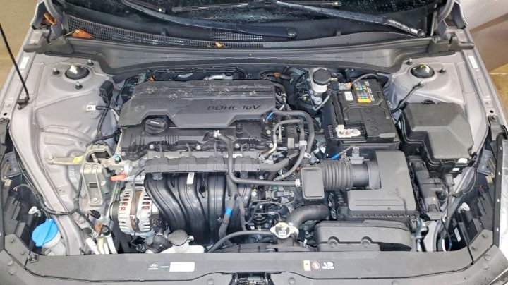 Hyundai Elantra  2022