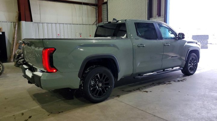 Toyota TUNDRA  2025