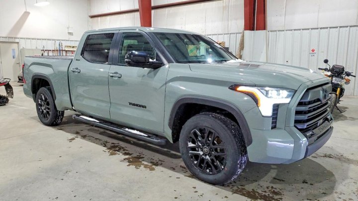 Toyota TUNDRA  2025