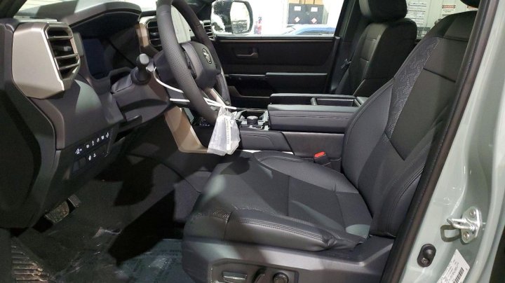 Toyota TUNDRA  2025