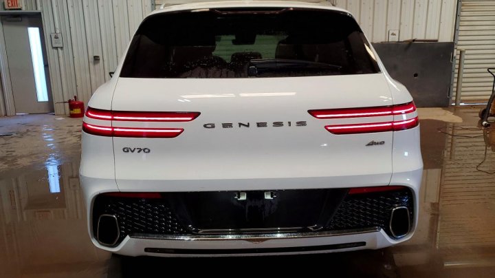 Genesis GV70  2025