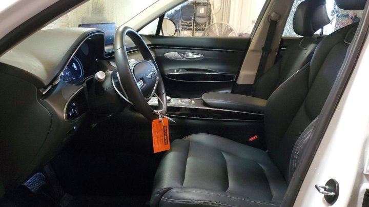 Genesis GV70  2025