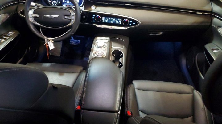 Genesis GV70  2025