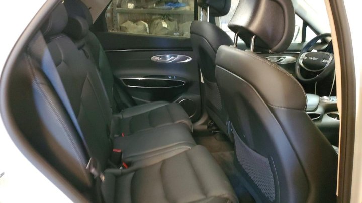 Genesis GV70  2025