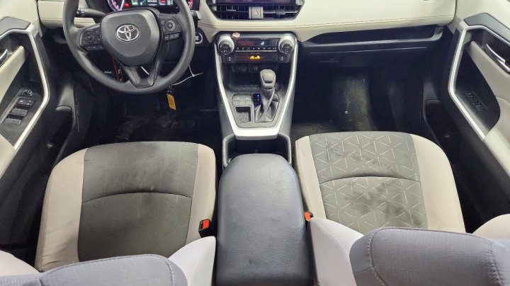 Toyota RAV4  2024