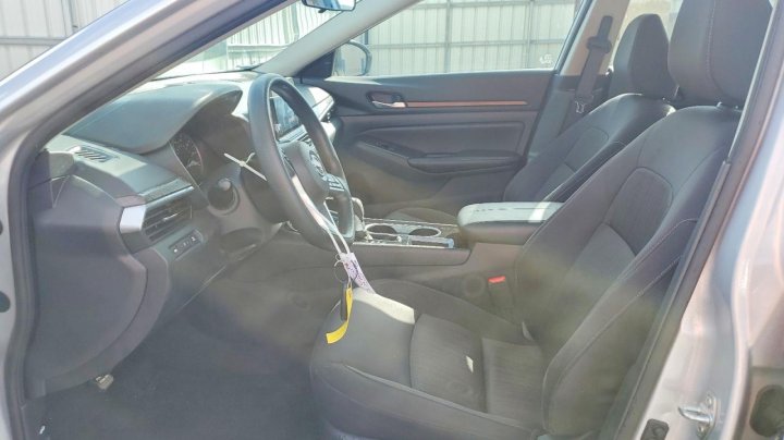 Nissan Altima  2024