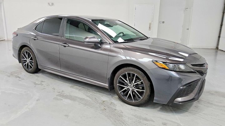 Toyota Camry  2023