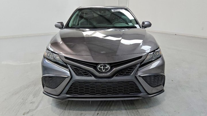 Toyota Camry  2023
