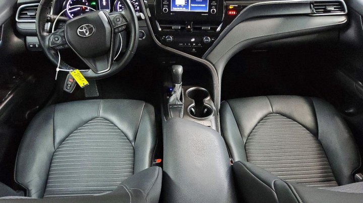 Toyota Camry  2023