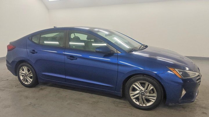 Hyundai Elantra  2020