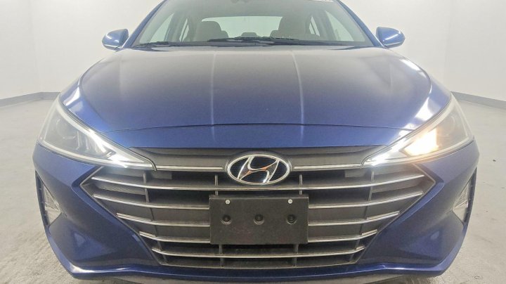 Hyundai Elantra  2020