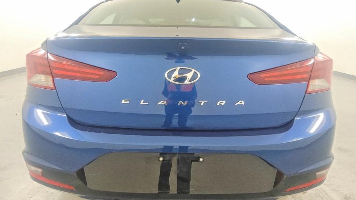 Hyundai Elantra  2020