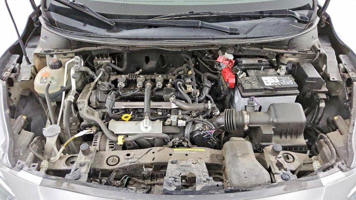 Nissan Versa  2021