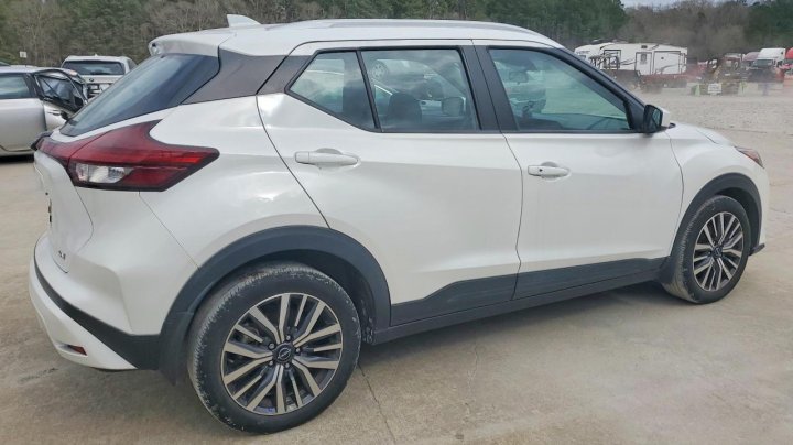 Nissan Kicks  2023