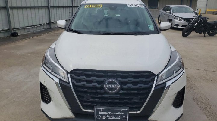 Nissan Kicks  2023