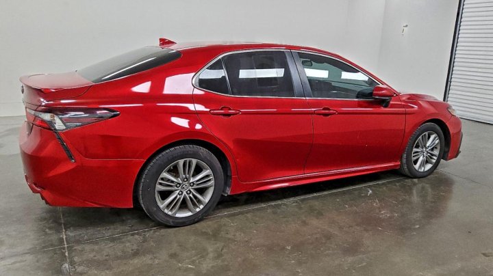Toyota Camry  2021