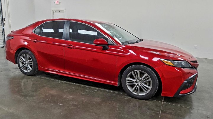 Toyota Camry  2021