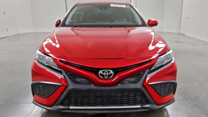 Toyota Camry  2021