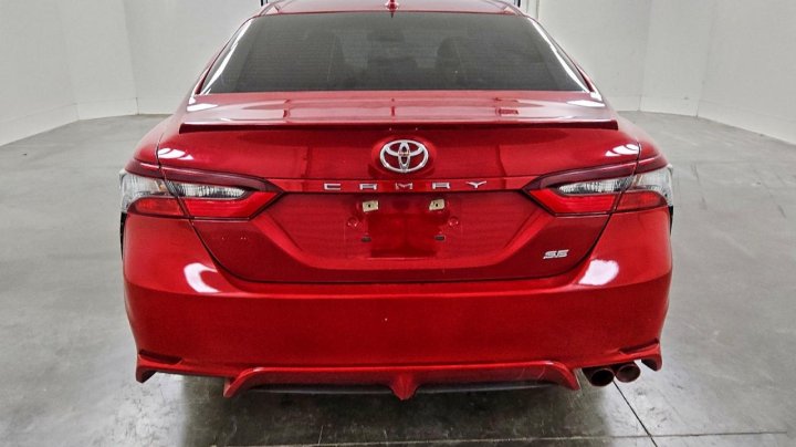 Toyota Camry  2021
