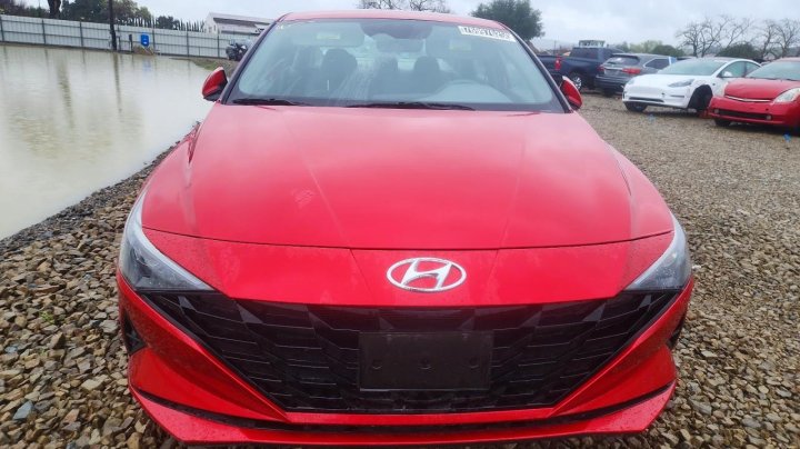 Hyundai Elantra  2023