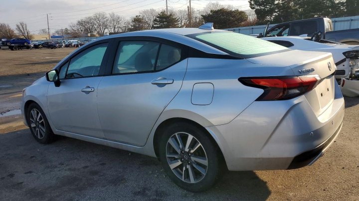 Nissan Versa  2023