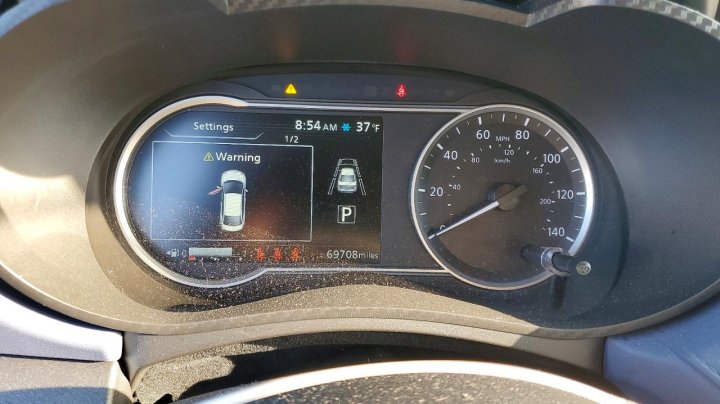 Nissan Versa  2023