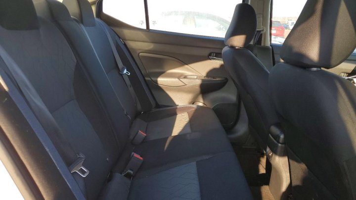 Nissan Versa  2023