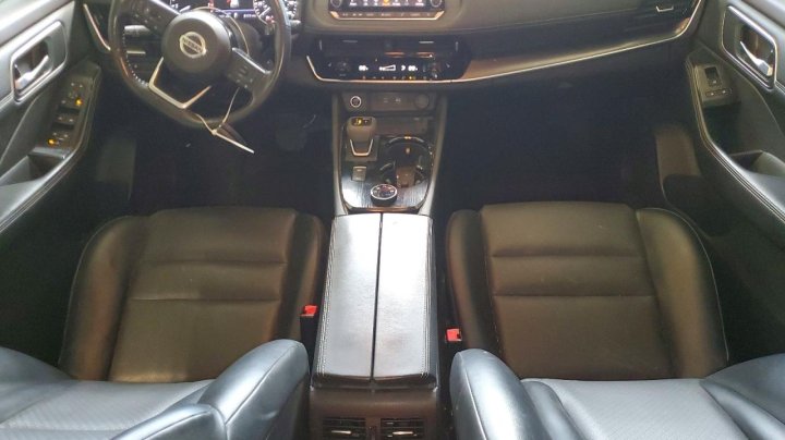 Nissan ROGUE  2021