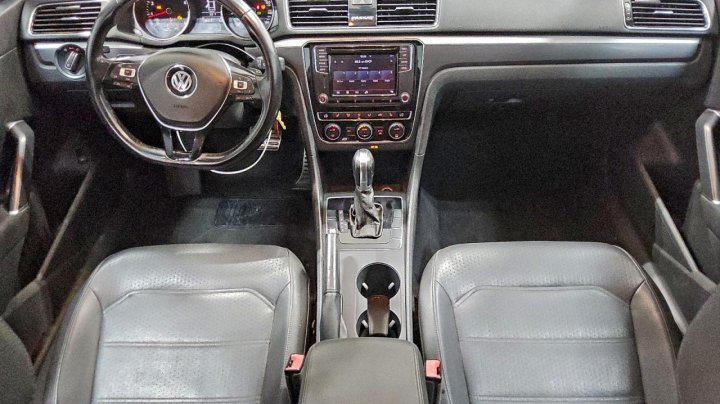 Volkswagen PASSAT  2018