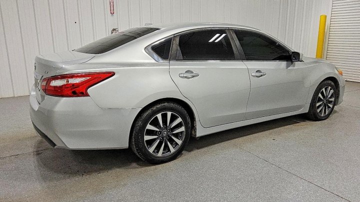 Nissan Altima  2017