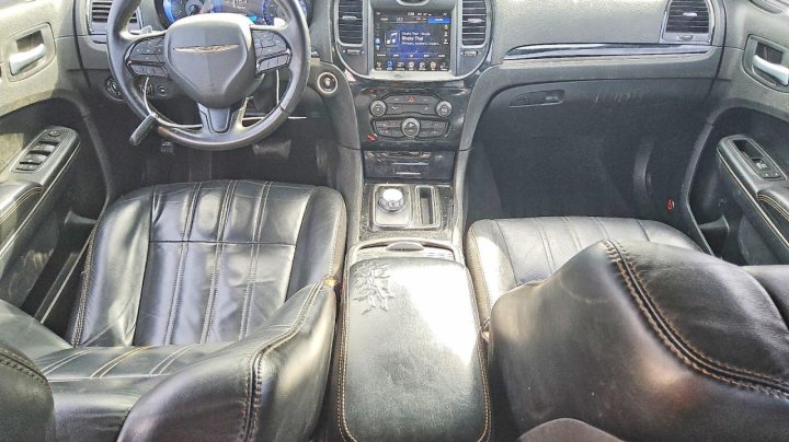 CHRYSLER 300  2016