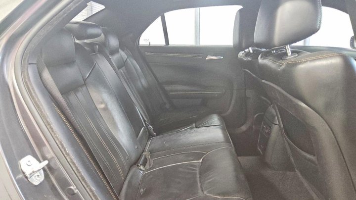 CHRYSLER 300  2016