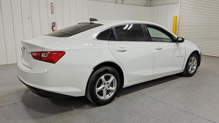 Chevrolet Malibu  2017