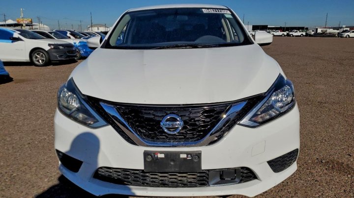 Nissan Sentra  2018