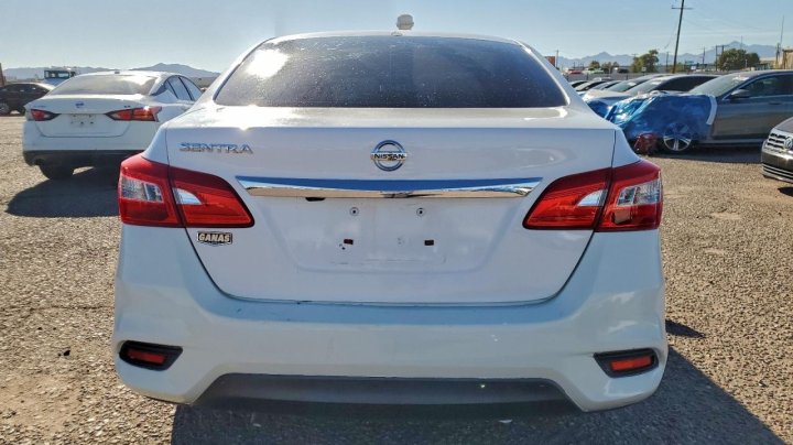 Nissan Sentra  2018
