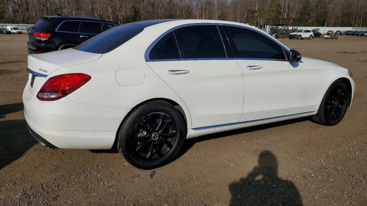 Mercedes-Benz C  2018