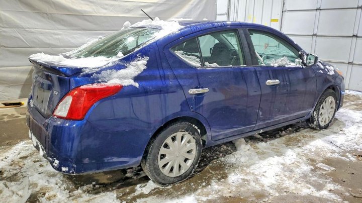 Nissan Versa  2018