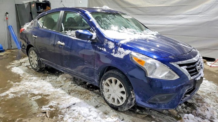 Nissan Versa  2018