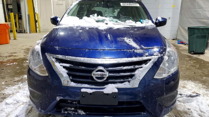 Nissan Versa  2018
