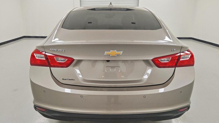 Chevrolet Malibu  2023