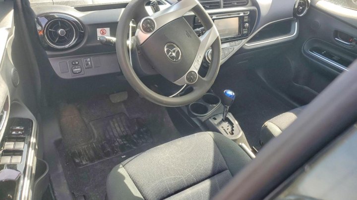 Toyota Prius  2016