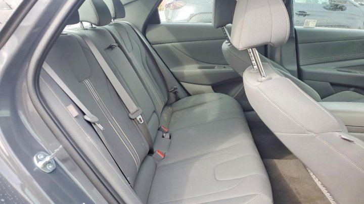 Hyundai Elantra  2025