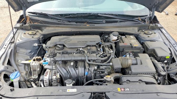 Hyundai Elantra  2025