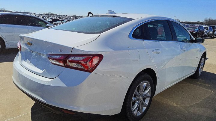 Chevrolet Malibu  2021