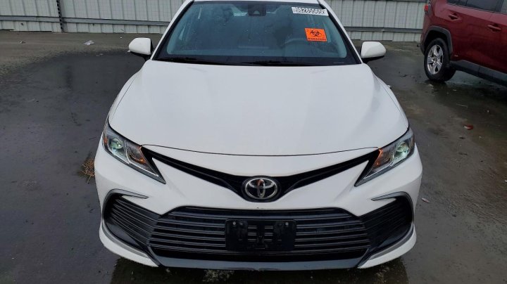 Toyota Camry  2021
