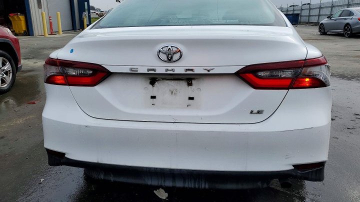 Toyota Camry  2021
