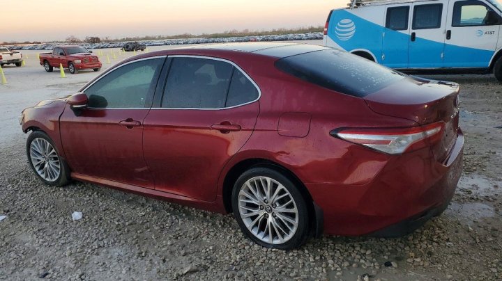Toyota Camry  2018