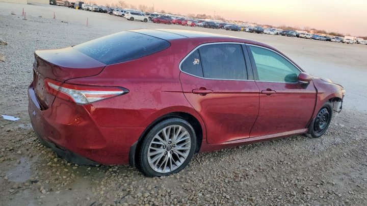 Toyota Camry  2018